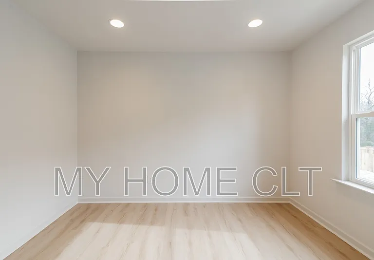 2719 Capitol Dr — Photo 20