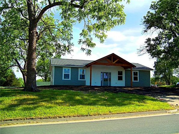 163 N 2nd St, Union Star, MO 64494