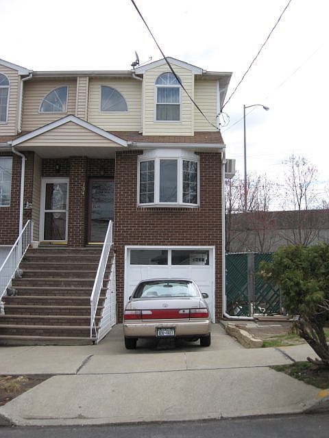 1st image of 104 N Railroad Ave