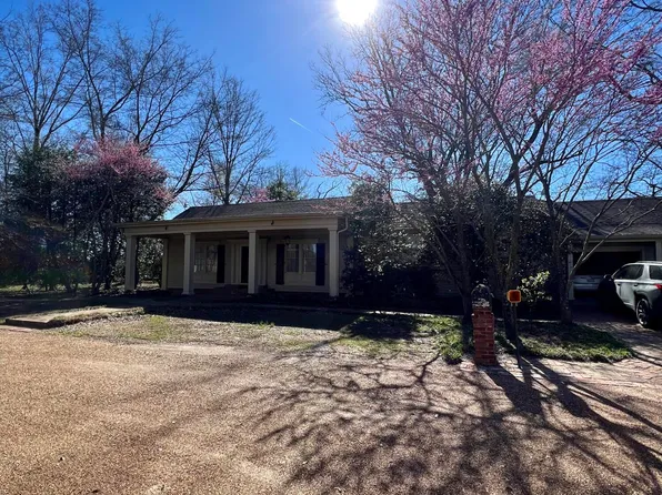 1611 Herron Dr, Glendora, MS 38928