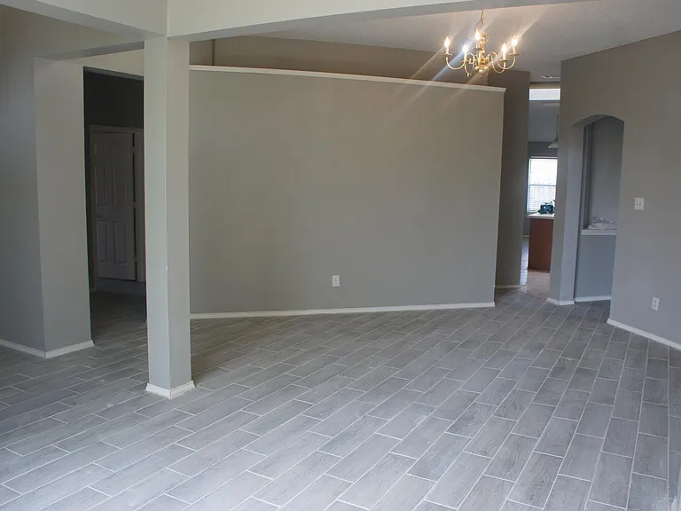 1839 Hillwood Dr — Photo 2