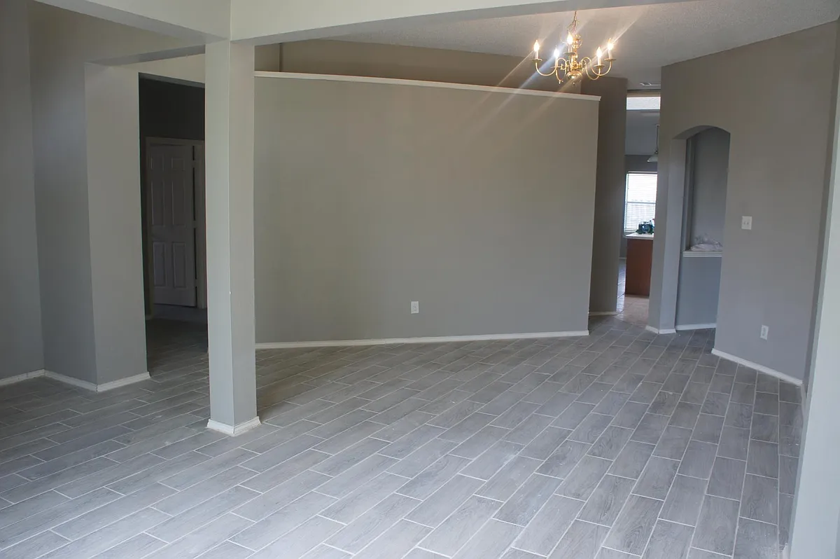 Building Photo - 1839 Hillwood Dr