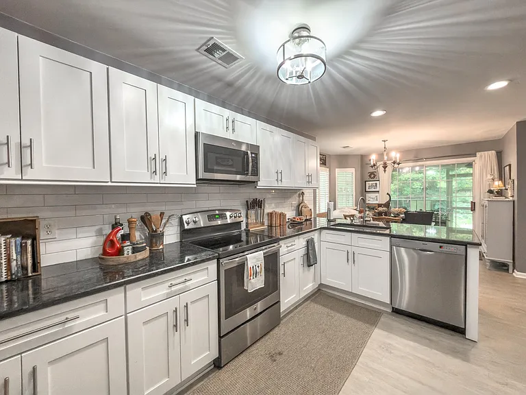 202 Gibbon Ct — Photo 7