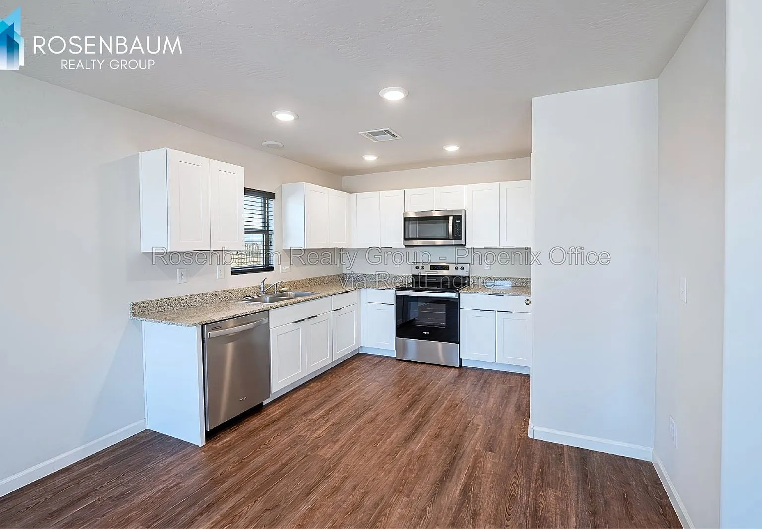 3 bed, 2.0 bath, 1200 sqft, $1,575 — Photo 3