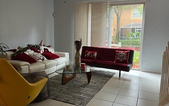 3rd image of 1611 Veracruz Ln