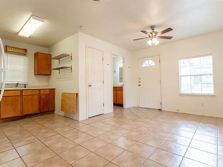 4704 Evans Ave #B — Photo 3