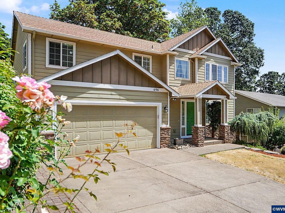 1st image of 696 Mule Deer St NW