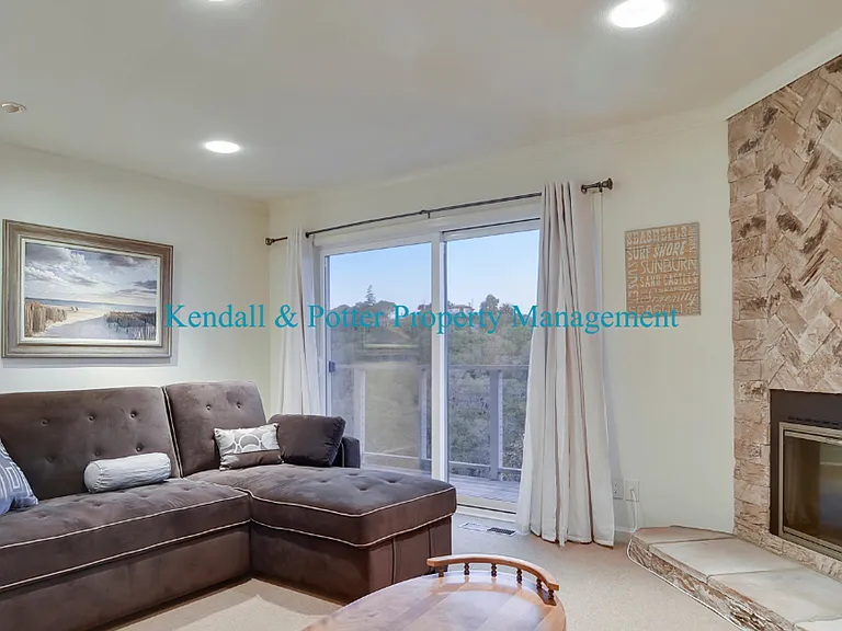544 Cuesta Dr — Photo 27