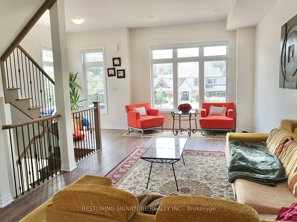 180 De La Roche Dr