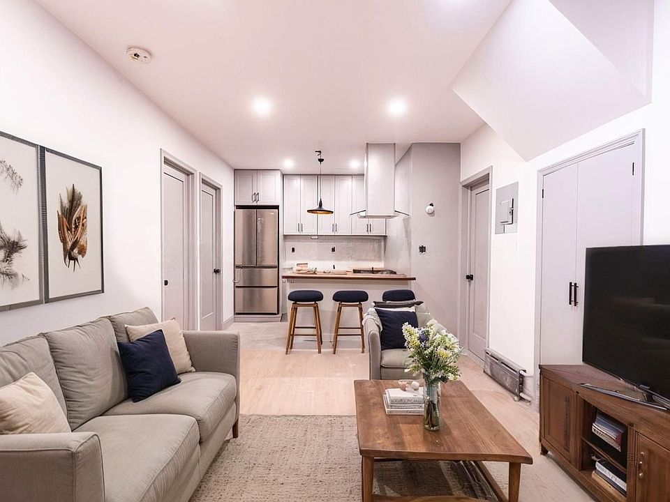 1st image of 103 Essex St APT 2r