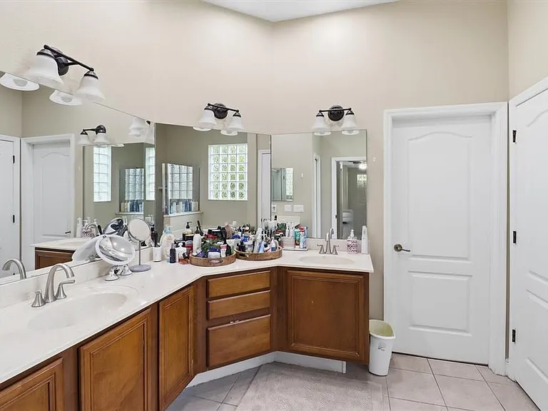 1124 Cypress Loft Pl — Photo 33