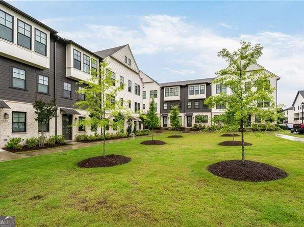 6635 Beacon Dr, Sandy Springs, GA 30328