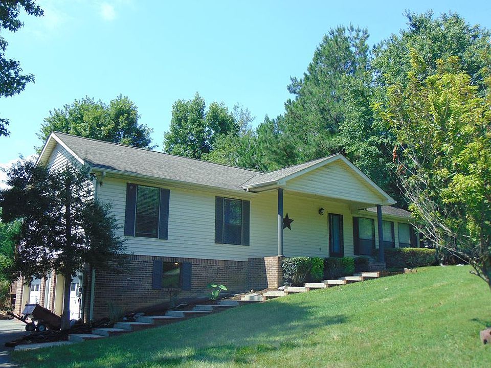 1st image of 2702 New London Dr