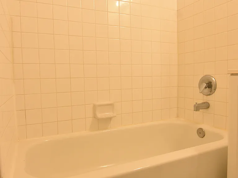 1305 Isabella St #4 — Photo 14