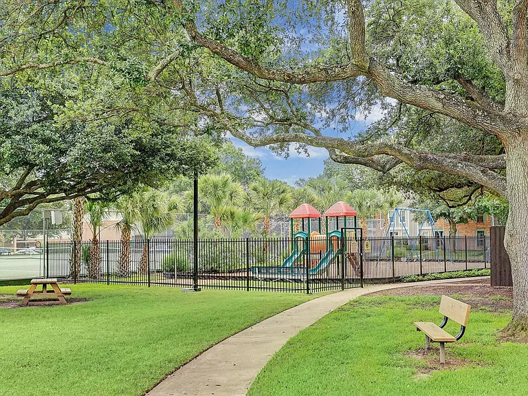 1107 Country Place Dr — Photo 22