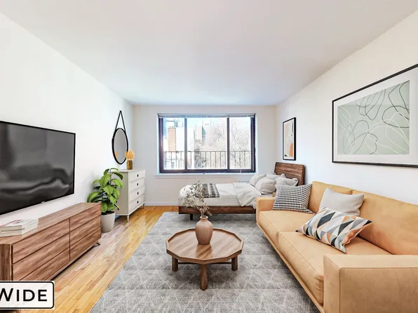 1661 York Avenue image 1 of 7