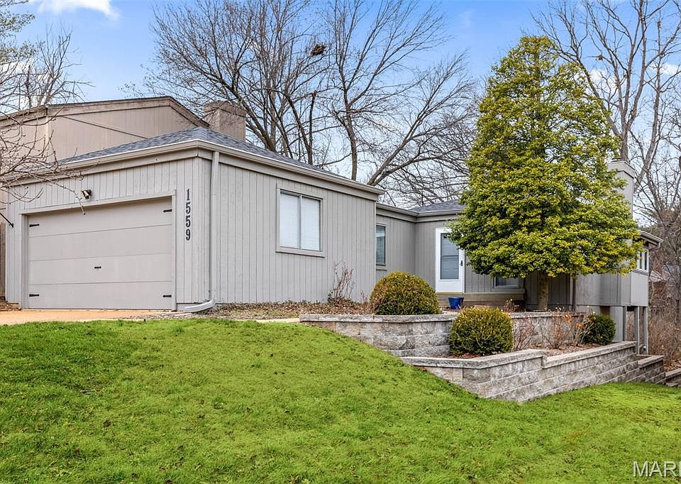1st image of 1559 Beacon Woods Ct