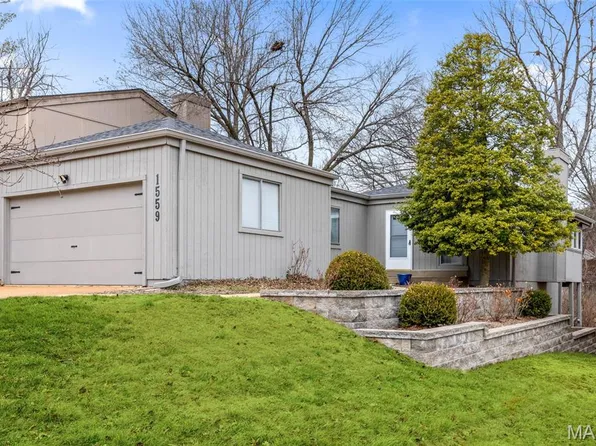 1559 Beacon Woods Ct, Ballwin, MO 63021