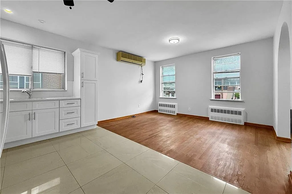 4 bed, 1.5 bath, 1518 sqft, $4,950 — Photo 4