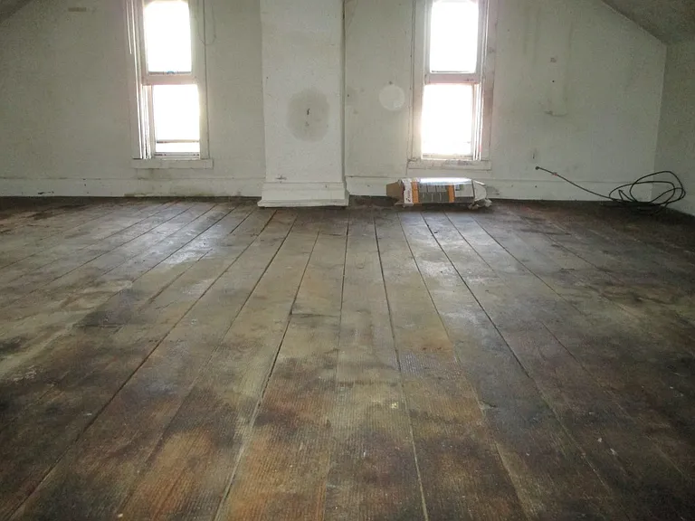 539 W 1st Ave — Photo 11