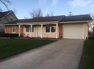 102 S Chase Dr, Crown Pt, IN 46307