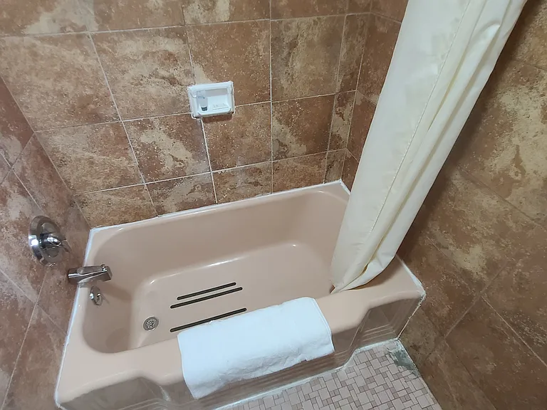 Presque Isle Extended Stay Suites — Photo 41