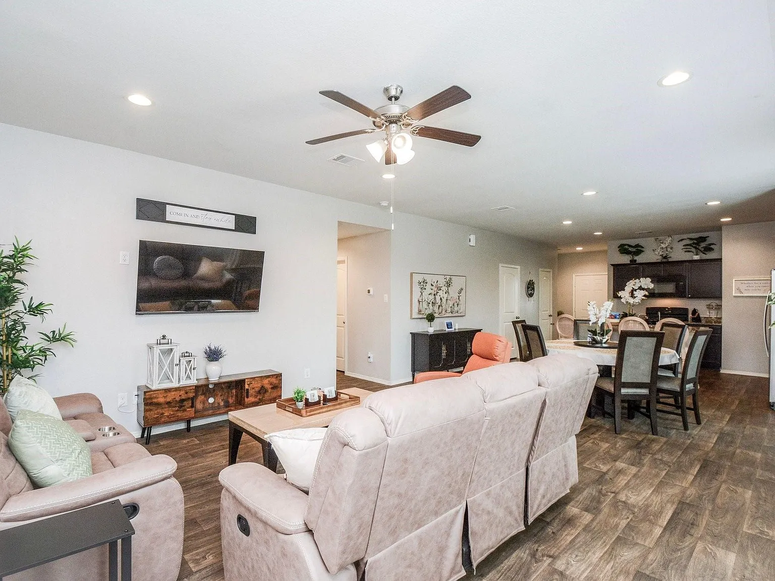 4 bed, 2.0 bath, $3,900 — Photo 3