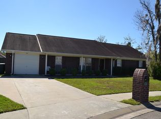 210 Lonsdale Ln, Hinesville, GA 31313