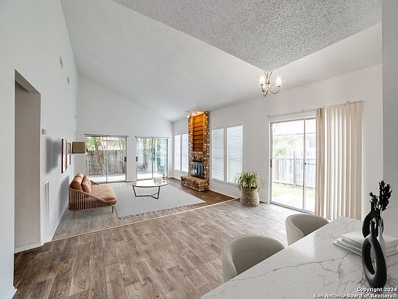 3rd image of 11839 gallery view