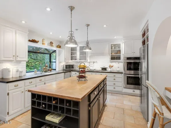 4030 Batris Ct, Calabasas, CA 91302