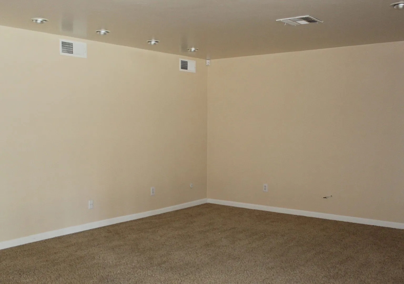 Stockdale Country Club Estates — Photo 4