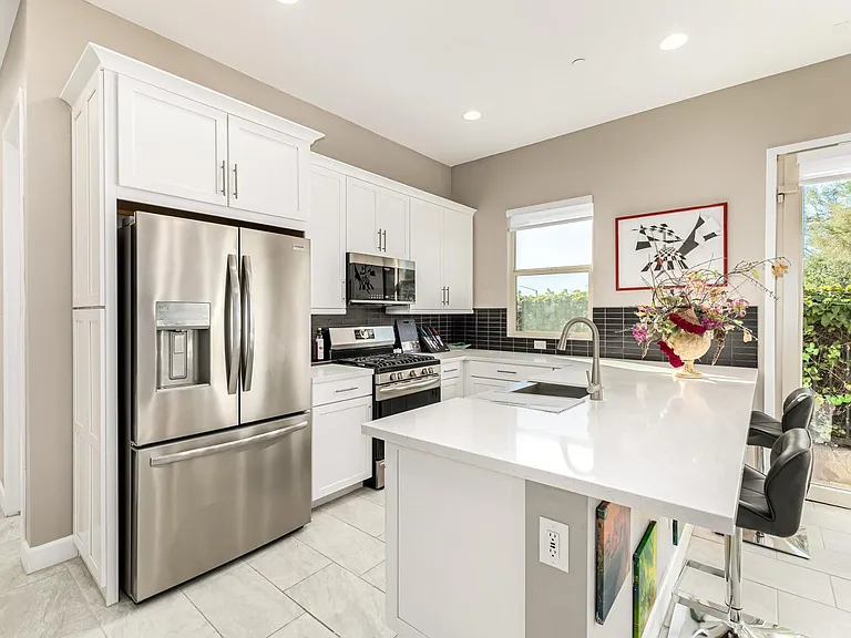 7611 E Camino Vivaz — Photo 40