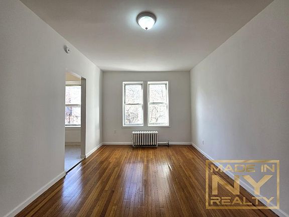 4th image of 3620 Parsons Blvd #3E