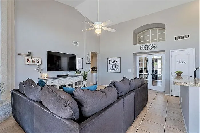 2933 E Verbena Dr — Photo 12