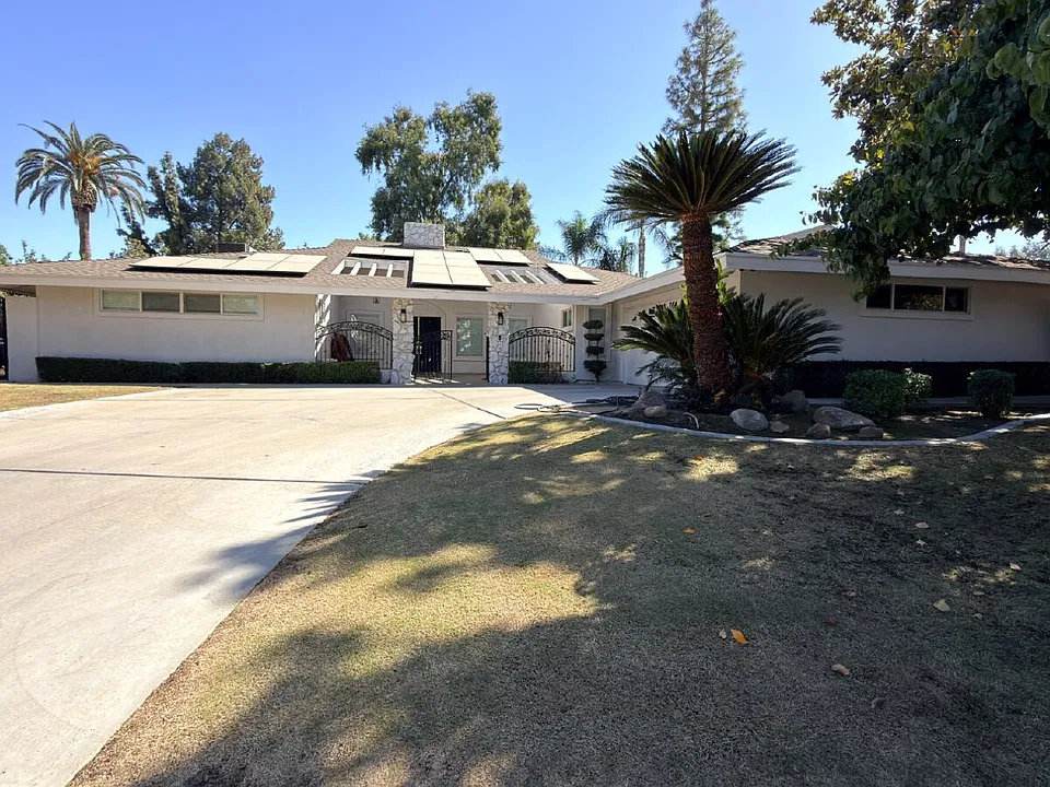 904 San Carlos Way