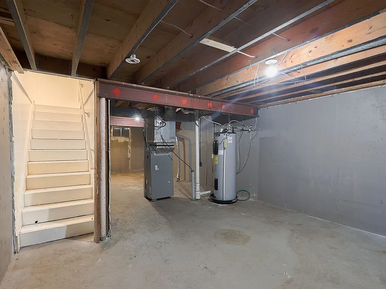 2628 Delavan Ave — Photo 16