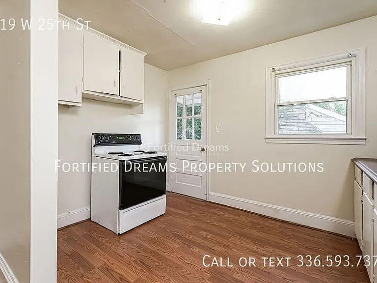 319 W 25th St — Photo 6
