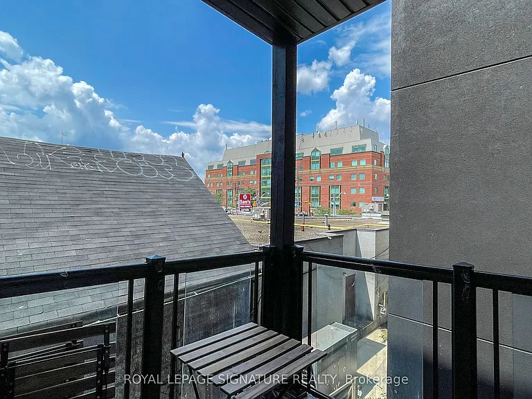 335 College St #204 — Photo 14
