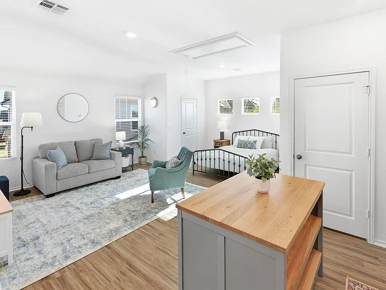 160 Rioja Garage Apartment Kyle Ter #GARAGE — Photo 17