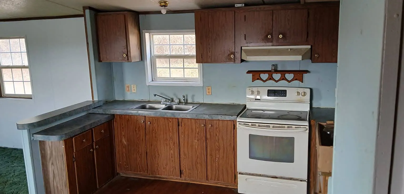 4 bed, $1,200 — Photo 2