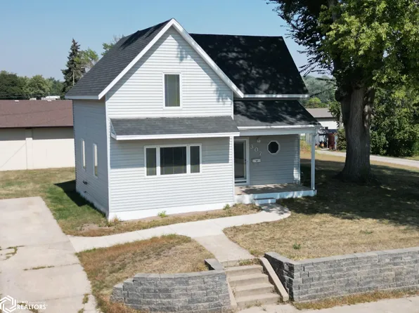 307 E 5th St, Carroll, IA 51401