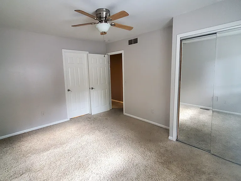1043 Olson Ave — Photo 7