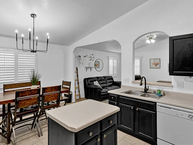6017 Honeybee Ct — Photo 8