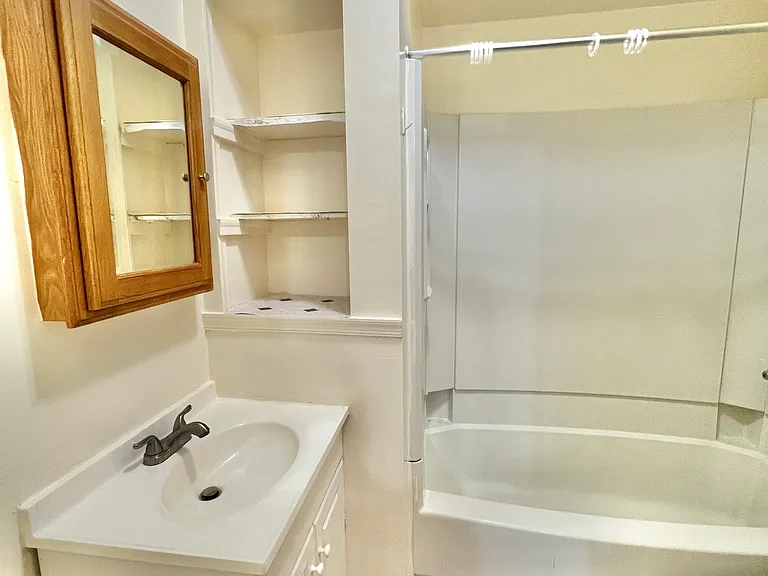 3323 Spring Garden St #1F — Photo 9