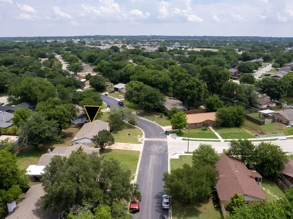6441 Carousel Dr, Watauga, TX 76148