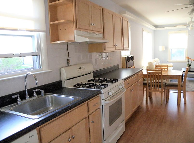 1st image of 100 N Thomas St