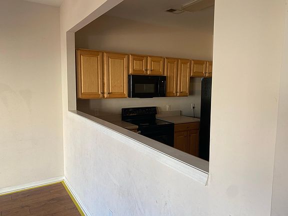 Main Level - Kitchen