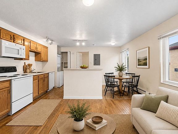 2nd image of 961 16th St #5