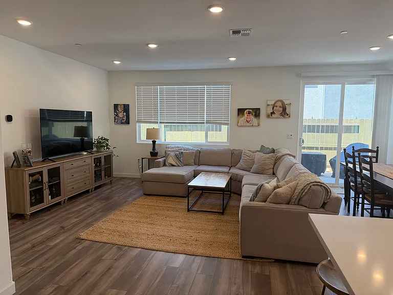 1624 Strauss St — Photo 14