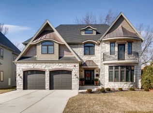 462 Northgate Ct, Riverside, IL 60546